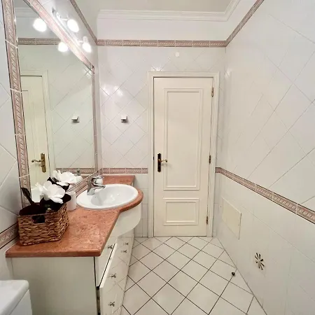 2 With Pool By Homing Апартаменты *